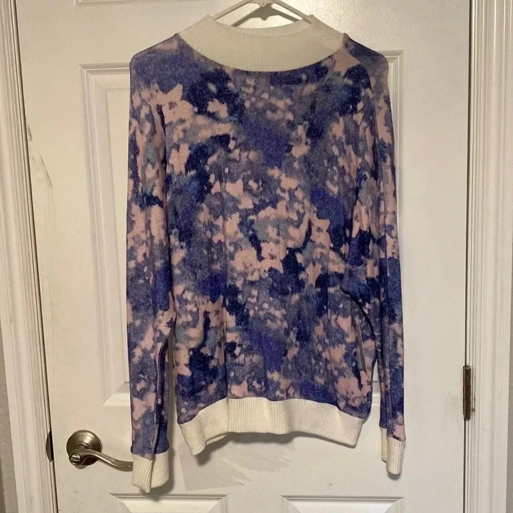 Natori batwing top - Picture 2 of 5